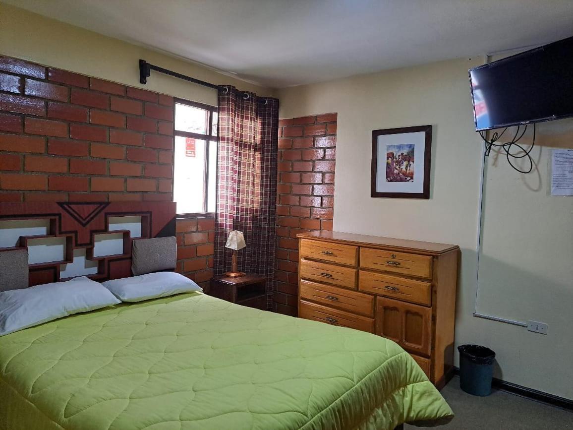 Mirador Backpackers B&B Уарас Экстерьер фото